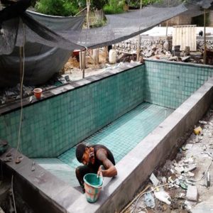 renovasi kolam renang